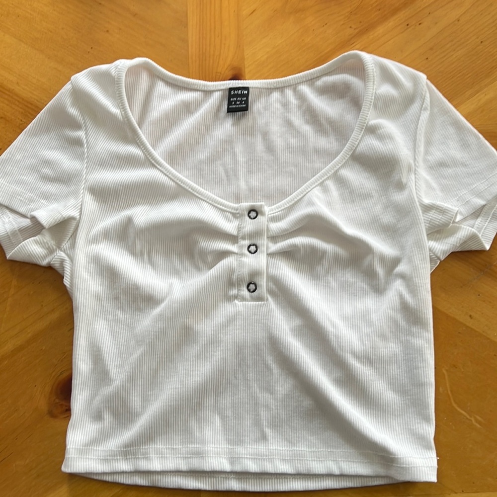 Women’s white crop top